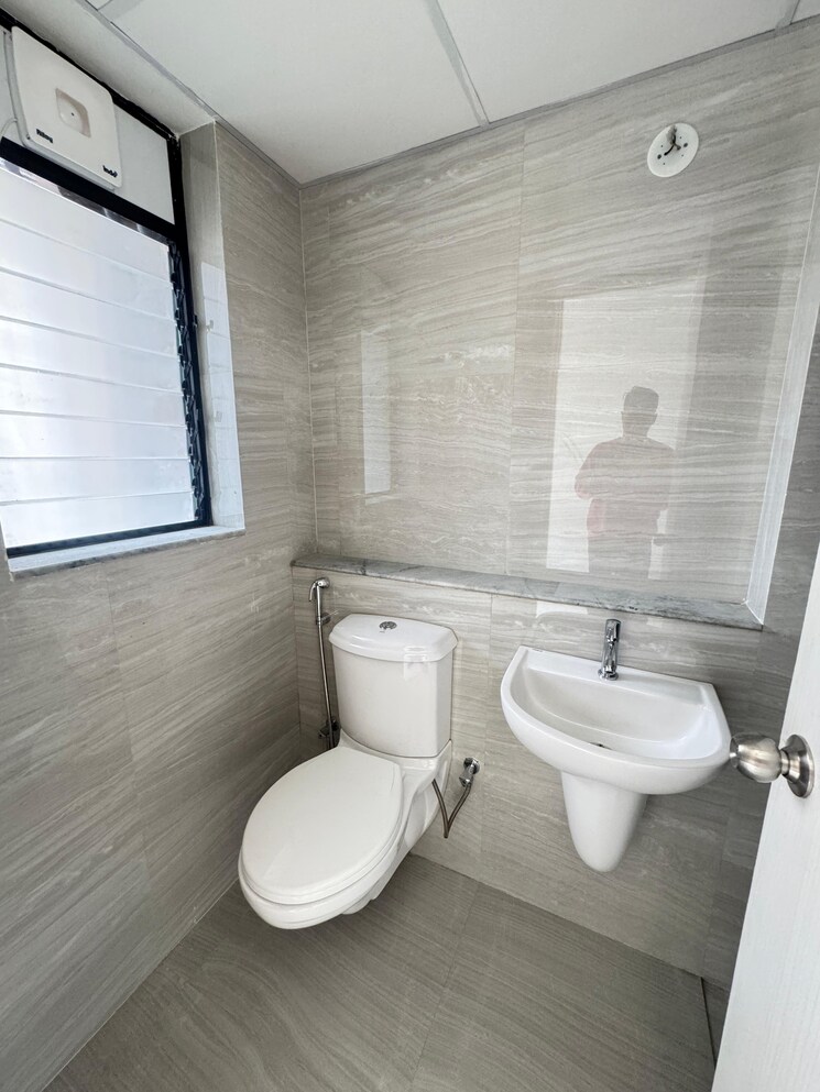 Bathroom, runwal-gardens-phase-i 3 Bedroom 908 Sq.Ft. Apartment In Dombivli East Thane 9625306