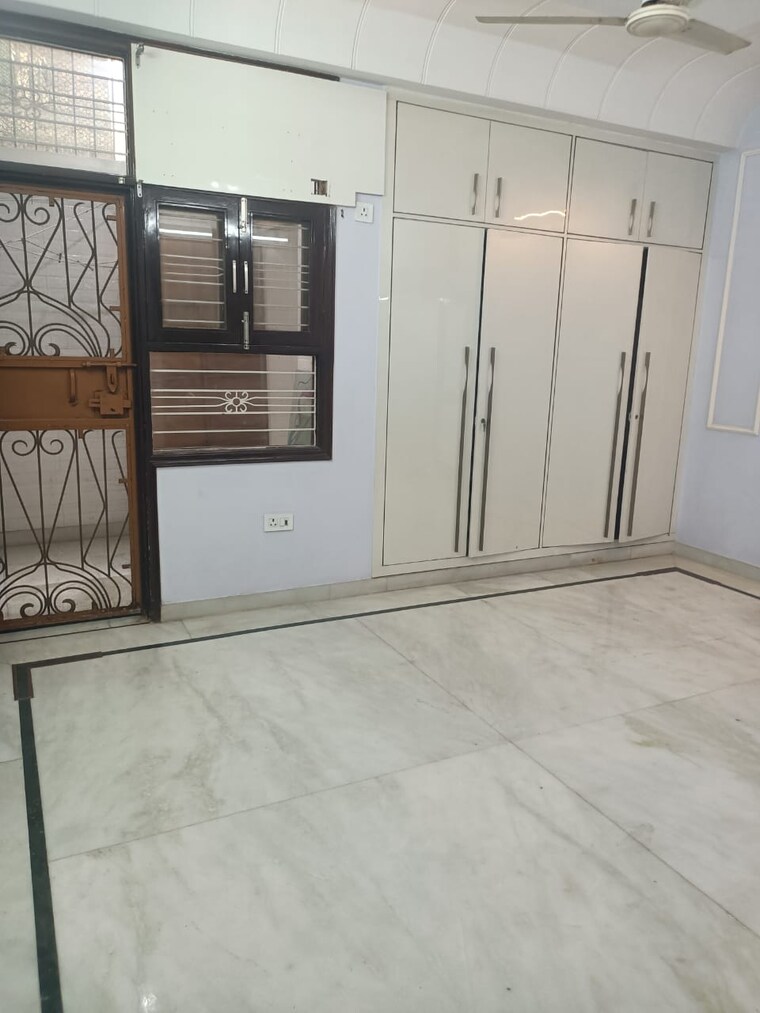 Bedroom, ramprastha colony 3 Bedroom 2000 Sq.Ft. Builder Floor In Ramprastha Colony Ghaziabad 9625311