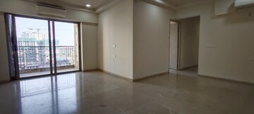 Room in 3 BHK Apartment at Hiranandani Fortune City, New Panvel – for Rent