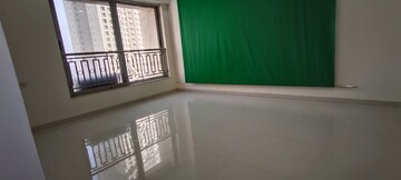 Room in 3 BHK Apartment at Hiranandani Fortune City, New Panvel – for Rent