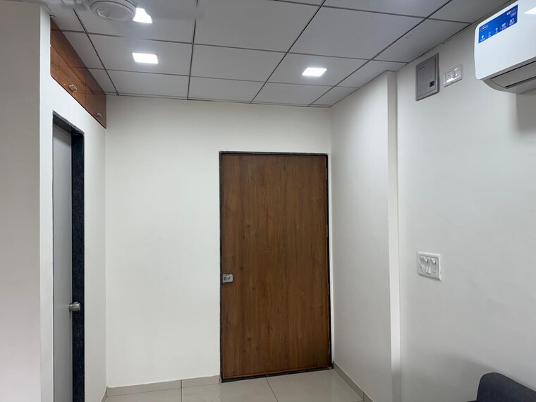 undefined, sama savli road Commercial Office Space 400 Sq.Ft. In Sama Savli Road Vadodara 9625343