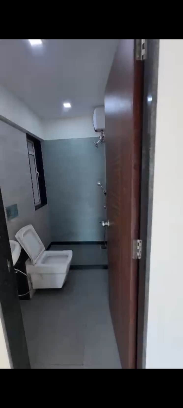 Bathroom, best-complex-andheri-west 2 Bedroom 950 Sq.Ft. Apartment In Andheri West Mumbai 9625346