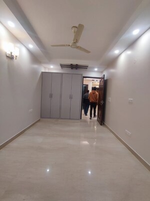 Room in 3 BHK Builder Floor at Shivalik Colony – for Rent