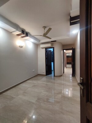 Room in 3 BHK Builder Floor at Shivalik Colony – for Rent