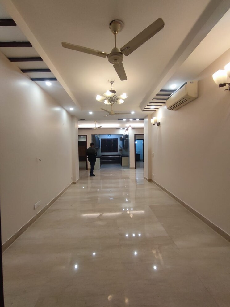 Room, shivalik colony 3 Bedroom 1809 Sq.Ft. Builder Floor In Shivalik Colony Delhi 9625350