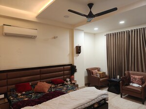 Master Bedroom in 4 BHK Builder Floor at Gujranwala Town – for Sale