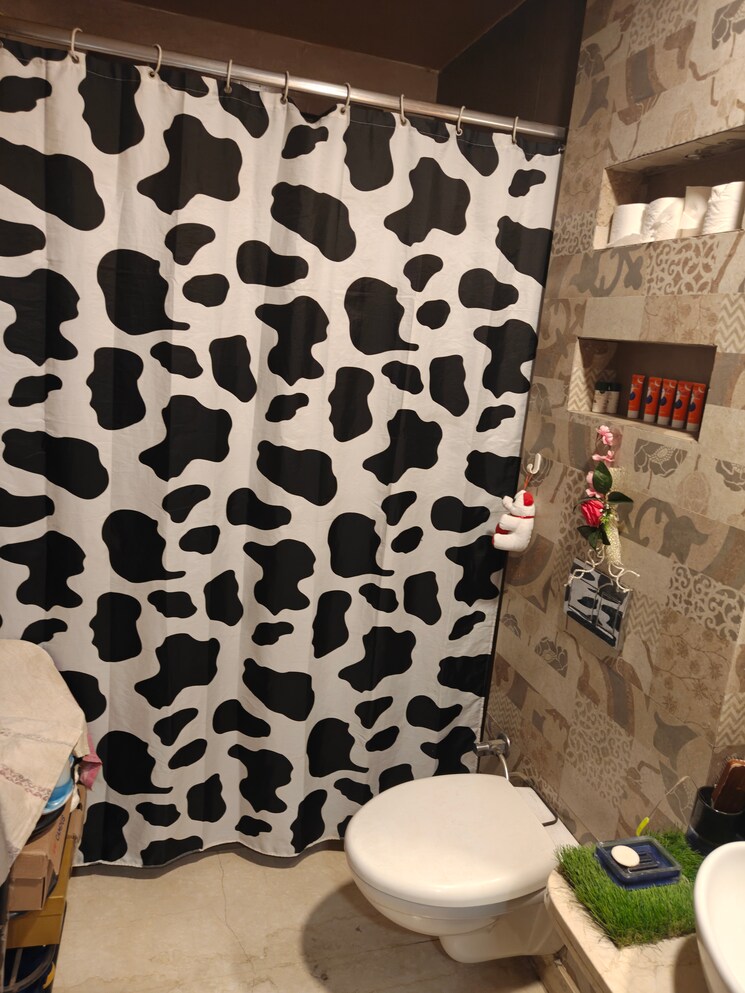 Bathroom, gujranwala town 4 Bedroom 3600 Sq.Ft. Builder Floor In Gujranwala Town Delhi 9625355