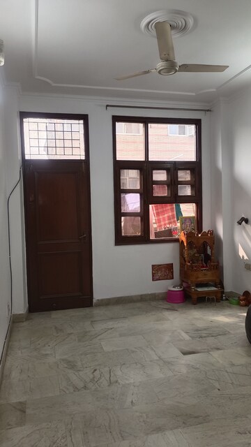 Room in 3 BHK Builder Floor at New Rajinder Nagar – for Sale