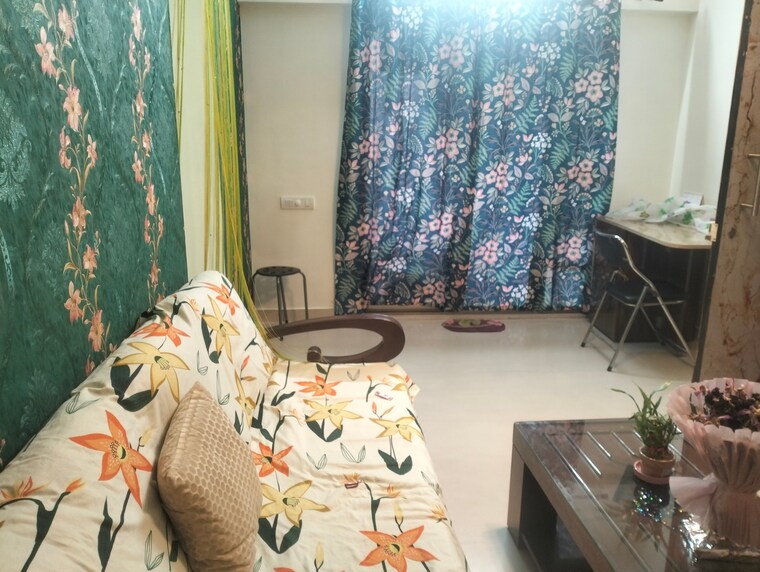 Living Room, lodha-casa-royale 1.5 Bedroom 566 Sq.Ft. Apartment In Balkum Pada Thane 9625394