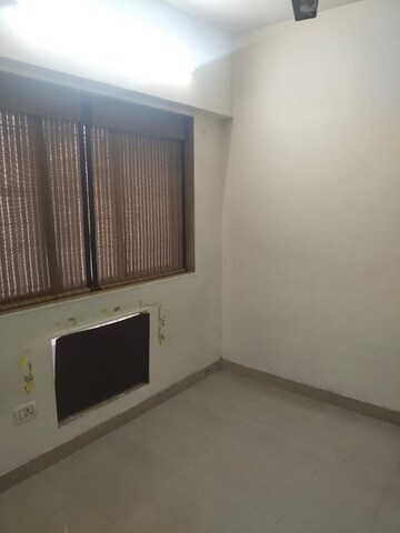 Room in 2 BHK Apartment at Runwal Garden City, Balkum Pada – for Rent