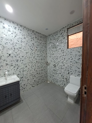 Attached Bathroom in 3.5 BHK Builder Floor at Sector 99 – for Rent