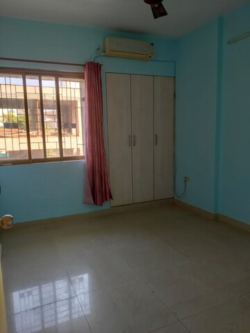 Room in 2 BHK Apartment at Vardhman Gardens, Balkum Pada – for Rent