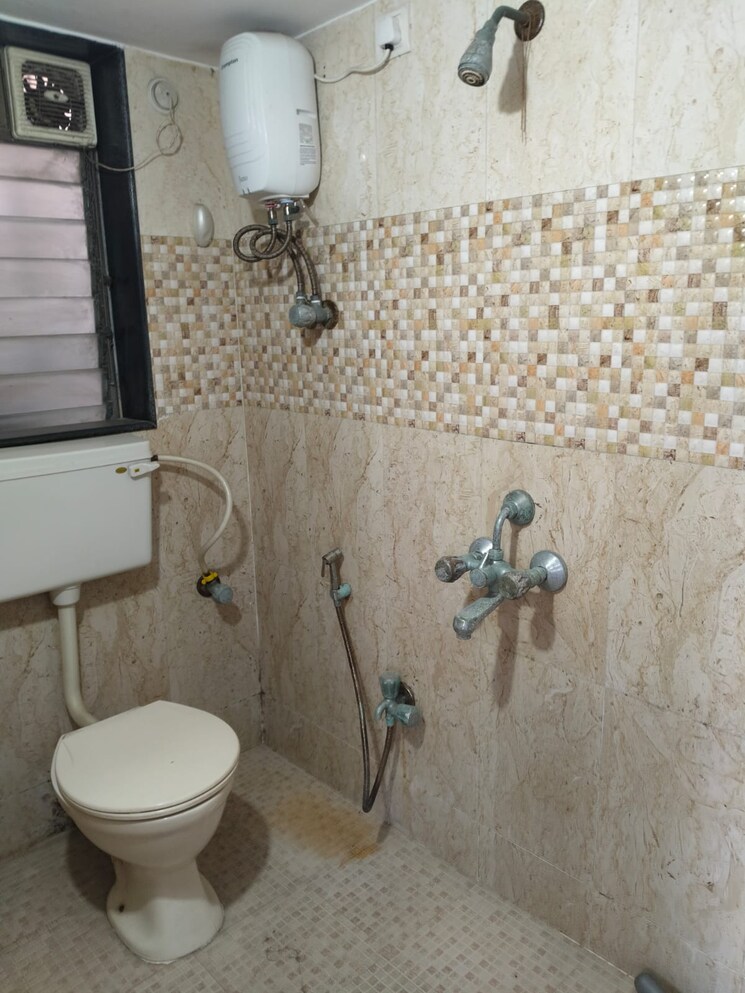 Bathroom, vardhman-gardens 2 Bedroom 750 Sq.Ft. Apartment In Balkum Pada Thane 9625420