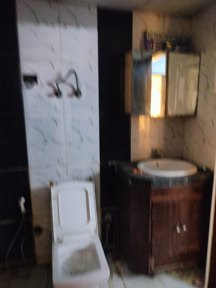 Bathroom, nimbus-the-hyde-park 2 Bedroom 915 Sq.Ft. Apartment In Sector 78 Noida 9625423