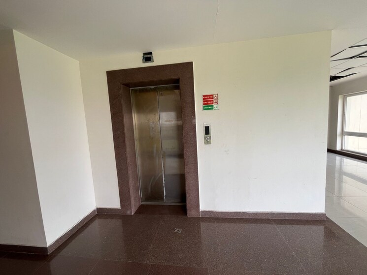 Room, silverglades-merchant-plaza Studio 741 Sq.Ft. Apartment In Sector 88 Gurgaon 9625422