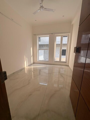 Room in 6+ BHK Independent House at RWA Apartments Sector 122, Sector 122 – for Rent