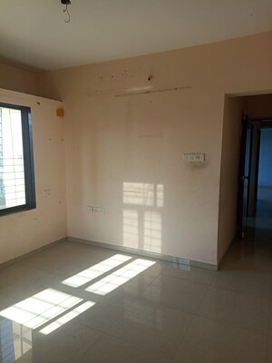 2 BHK Apartment For Rent in Om Sai Plaza, Ghodbunder Road