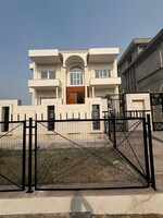 6+ BHK 300 Sq.Yd. Independent House in RWA Apartments Sector 122