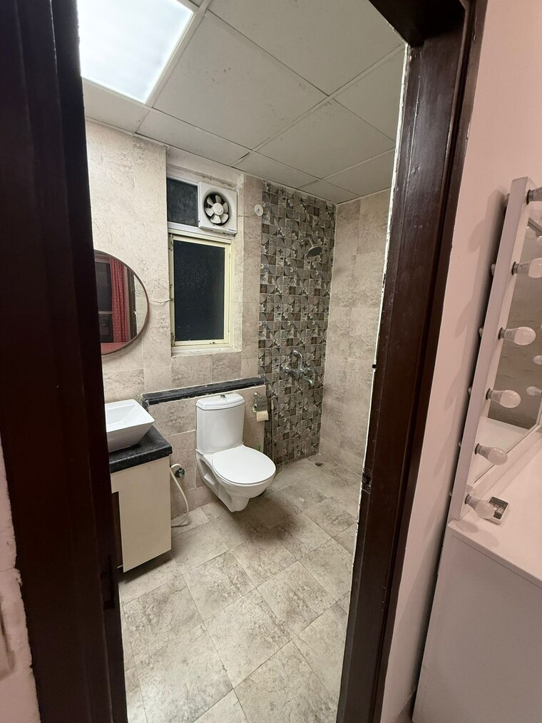 Attached Bathroom, mahagun-mirabella 2 Bedroom 847 Sq.Ft. Apartment In Sector 79 Noida 9625449