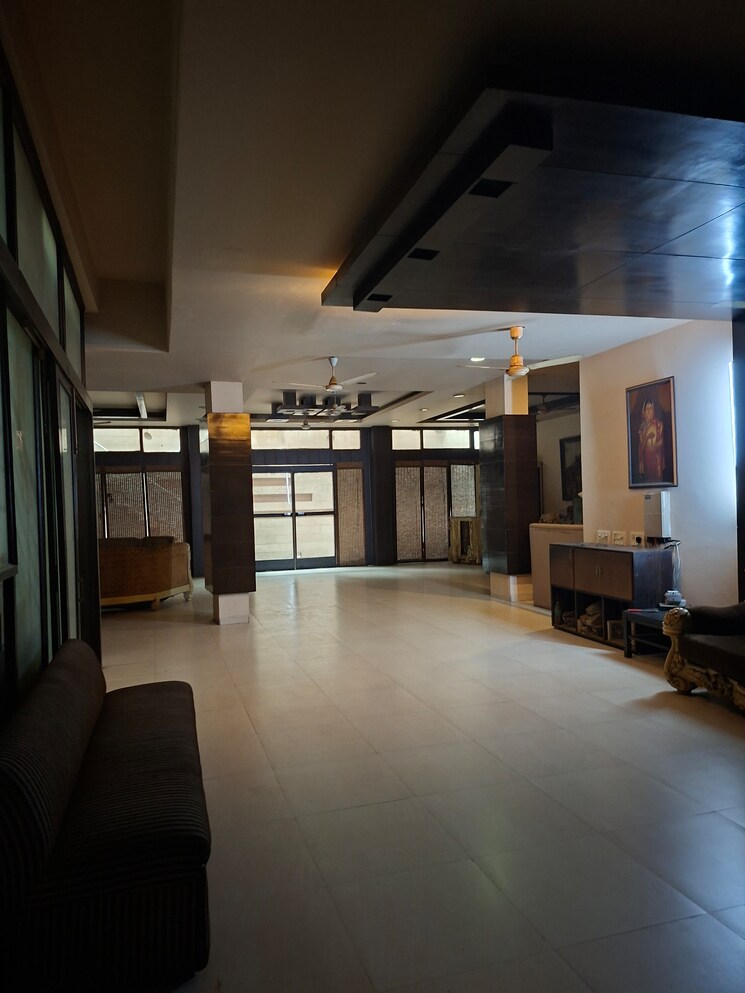 Other, sector 43 6+ Bedroom 350 Sq.Yd. Independent House In Sector 43 Noida 9625448