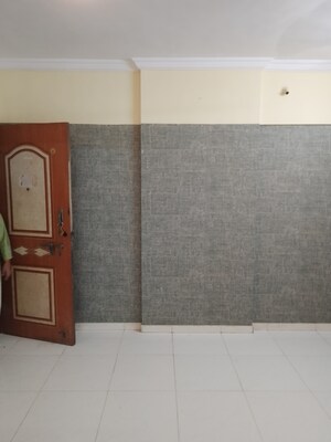 Room in 1 BHK Apartment at Sangeeta CHS, Borivali West – for Rent