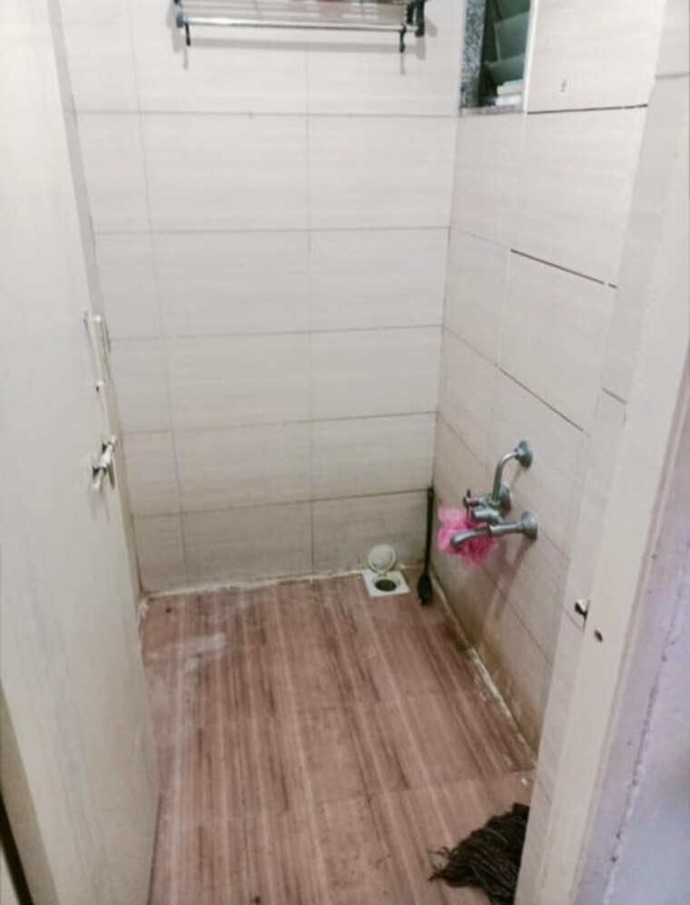 Bathroom, jagatpur 1 Bedroom 690 Sq.Ft. Apartment In Jagatpur Ahmedabad 9625463