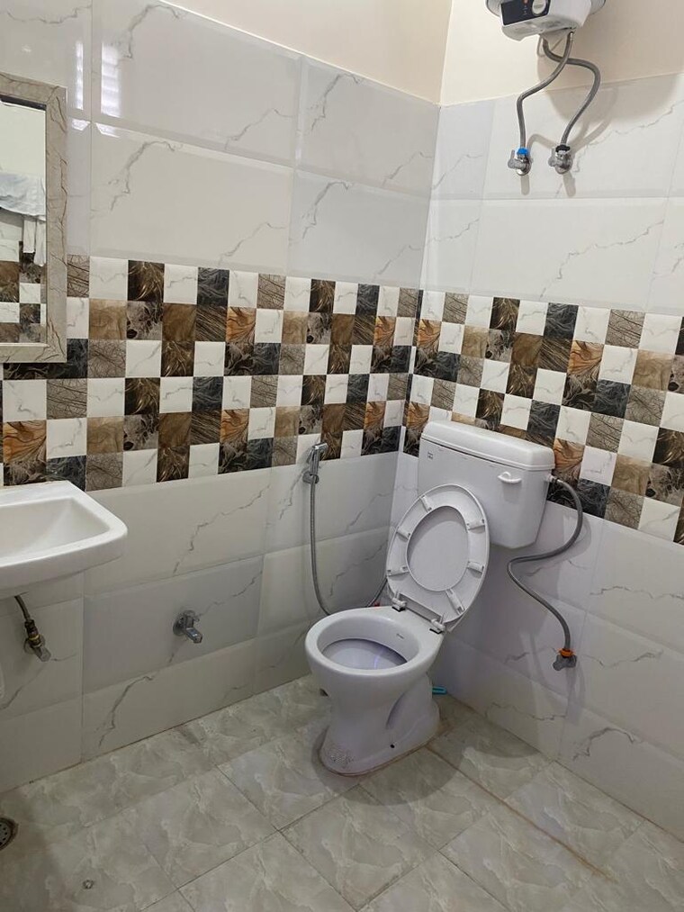 Bathroom, gomti nagar Pg For Boys & Girls In Gomti Nagar 9625454