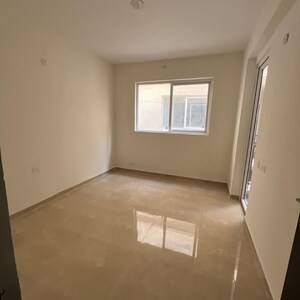 Room in 3 BHK Apartment at Central Park Flower Valley Aqua Front Towers, Sohna Sector 33 – for Rent