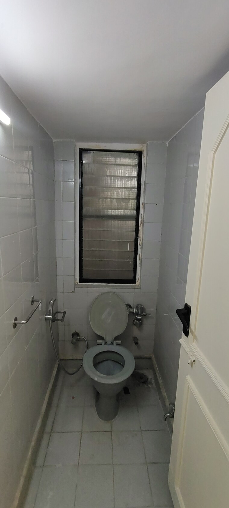 Bathroom, hiranandani-gardens-canna 1 Bedroom 450 Sq.Ft. Apartment In Powai Mumbai 9625483