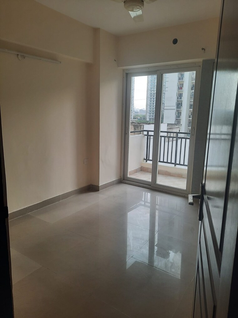 Room, sethi-max-royal 2 Bedroom 1125 Sq.Ft. Apartment In Sector 76 Noida 9625481