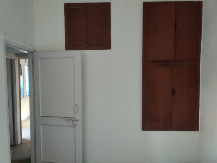 Room, uma-cooperative-society 3.5 Bedroom 1130 Sq.Ft. Apartment In Mayur Vihar 1 Delhi 9625487