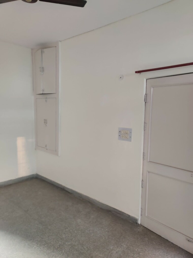 Room, uma-cooperative-society 3.5 Bedroom 1130 Sq.Ft. Apartment In Mayur Vihar 1 Delhi 9625487