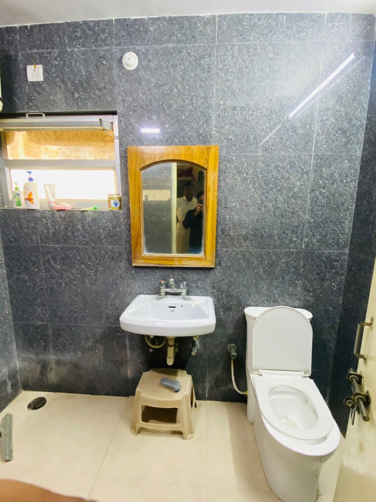 Bathroom, gomti nagar Pg For Boys & Girls In Gomti Nagar 9625486