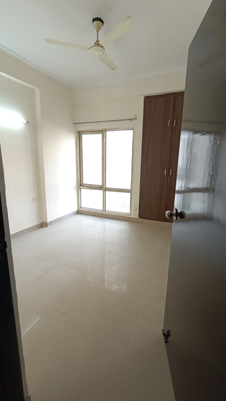 Room, antriksh-golf-view 2 Bedroom 1010 Sq.Ft. Apartment In Sector 78 Noida 9625489