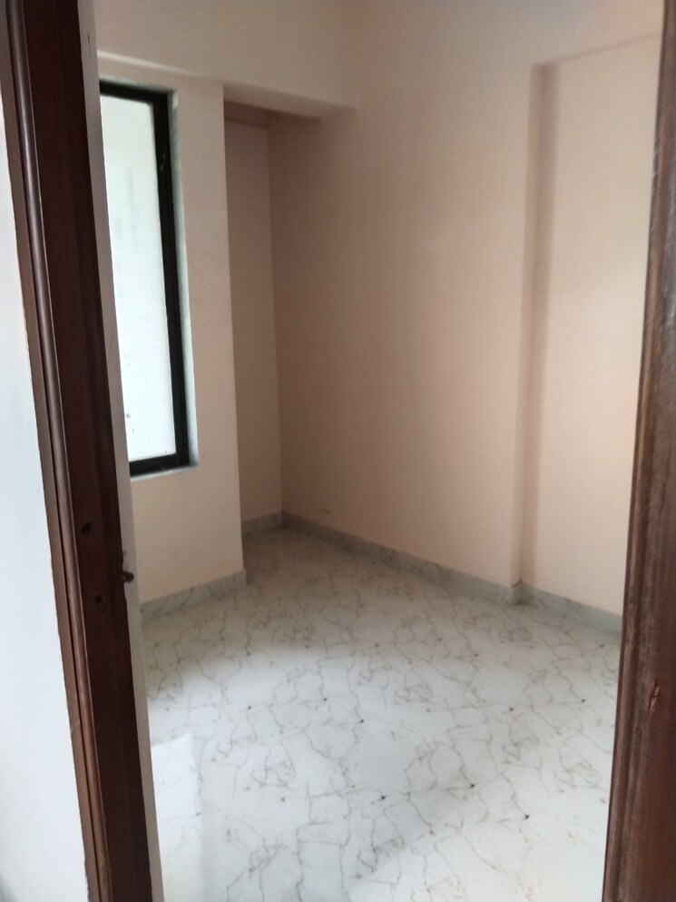 Room, thane west 1 Bedroom 300 Sq.Ft. Apartment In Thane West Thane 9625495