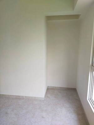 Room in 1 BHK Apartment at Lodha Amara, Kolshet Road – for Rent