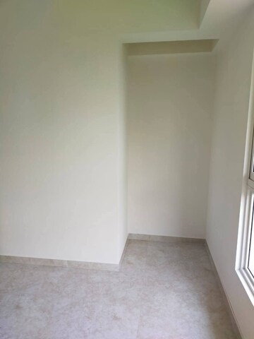 Room in 1 BHK Apartment at Lodha Amara, Kolshet Road – for Rent