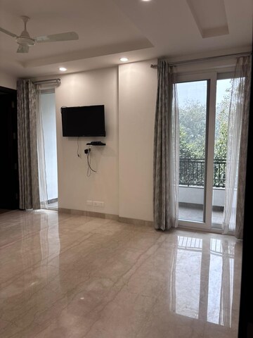 Room in 4 BHK Builder Floor at Green Park Extension – for Rent