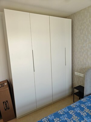 Room in 1 BHK Apartment at Hiranandani Highland, Powai – for Rent