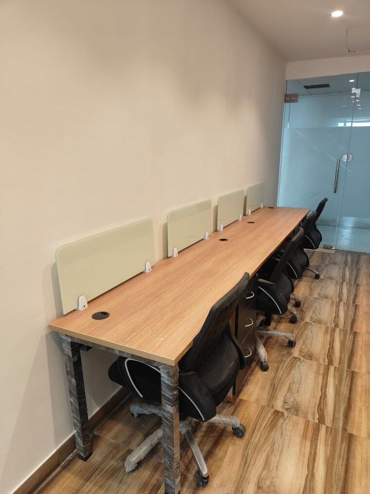 Team Area, assotech-business-cresterra Commercial Office Space 690 Sq.Ft. In Sector 135 Noida 9492934