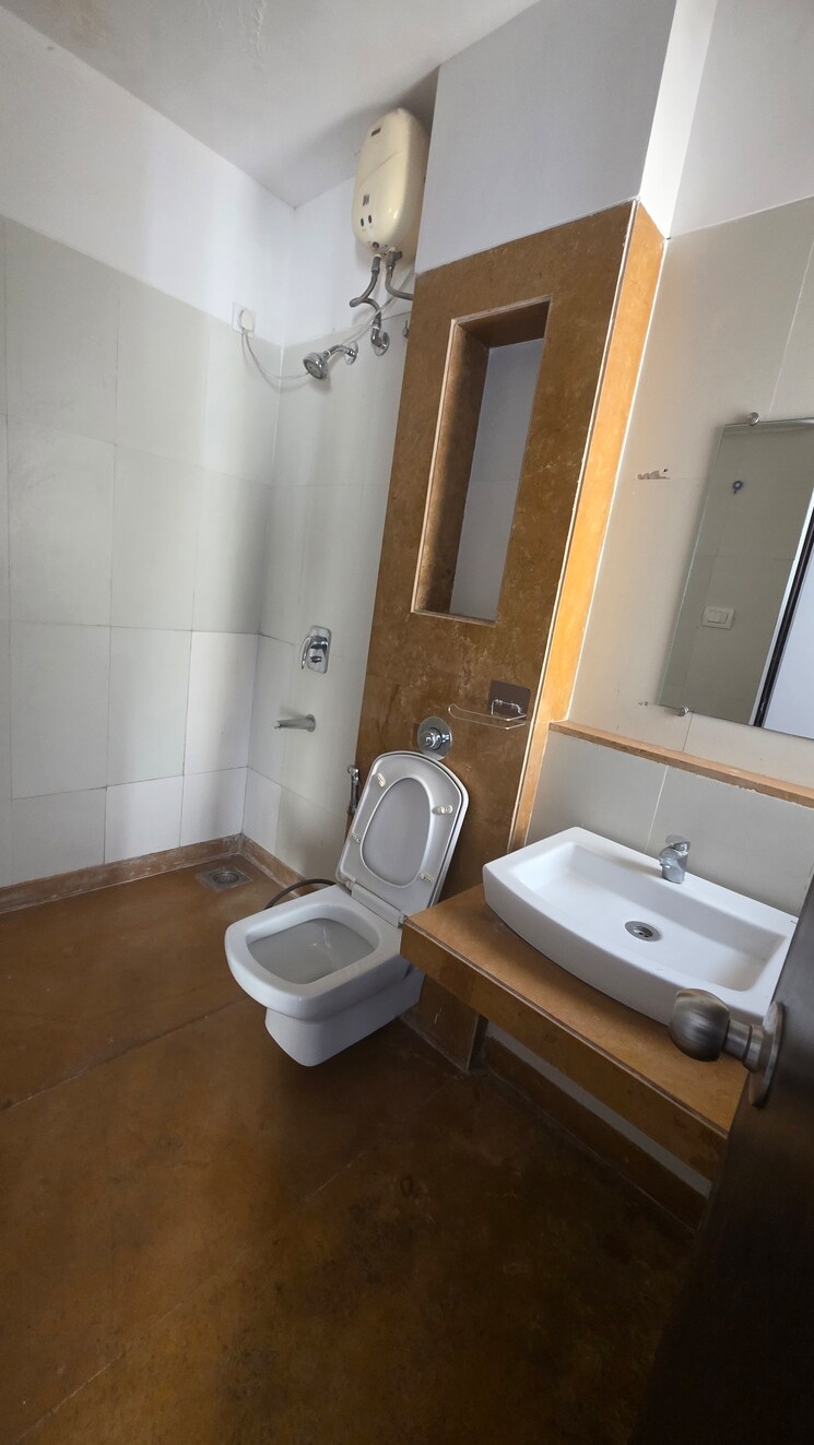 Bathroom, hubtown-greenwoods-f-wing 3 Bedroom 714 Sq.Ft. Apartment In Vartak Nagar Thane 9625523