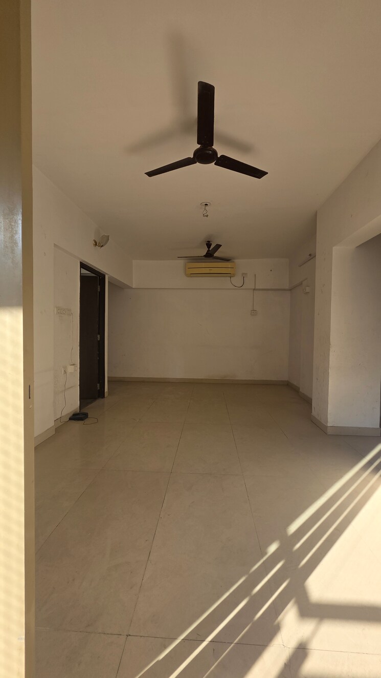 Room, hubtown-greenwoods-f-wing 3 Bedroom 714 Sq.Ft. Apartment In Vartak Nagar Thane 9625523