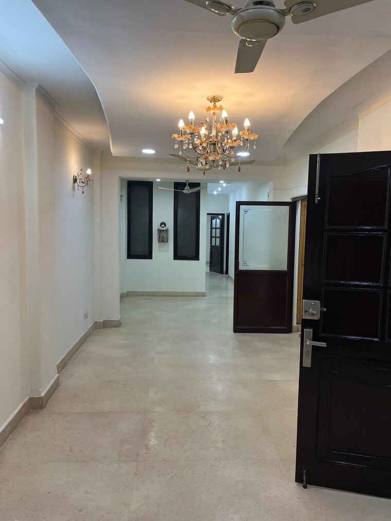 Room, sarvapriya vihar 3 Bedroom 1700 Sq.Ft. Builder Floor In Sarvapriya Vihar Delhi 9625526