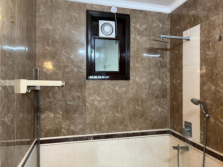Bathroom, sarvapriya vihar 3 Bedroom 1700 Sq.Ft. Builder Floor In Sarvapriya Vihar Delhi 9625526