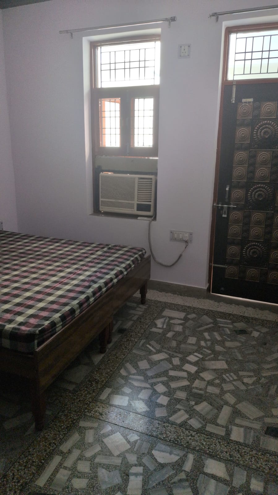 1 BHK Builder Floor For Rent in Sector 22B