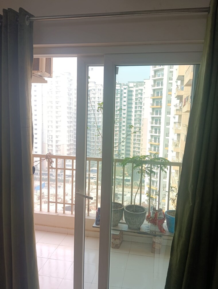 Room, elegant-splendour 2.5 Bedroom 1061 Sq.Ft. Apartment In Tech Zone 4 Greater Noida Greater Noida 9625535