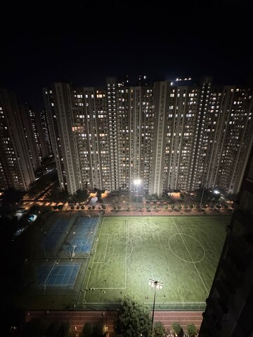 Swimming Pool in 2 BHK Apartment at Lodha Amara, Kolshet Road – for Sale