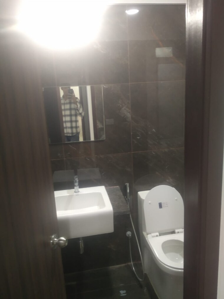 Bathroom, indiabulls-one-indiabulls 2 Bedroom 1050 Sq.Ft. Apartment In Pokhran Road No Two Thane 9625556