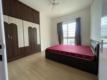 Bedroom in 3 BHK Apartment at Sheth Vasant Lawns, Laxmi Nagar – for Rent