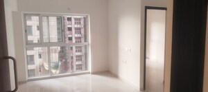 Room in 2 BHK Apartment at Lodha Amara, Kolshet Road – for Rent